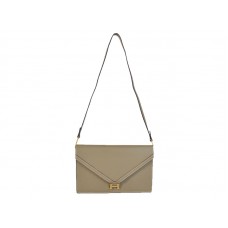 Clutch tipo sobre Hermes Pilot en gris con herrajes dorados