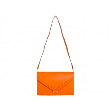 Clutch tipo sobre Hermes Pilot naranja con herrajes dorados