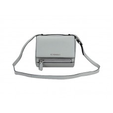 Bolso mini Pandora Box de Givenchy en color caqui claro