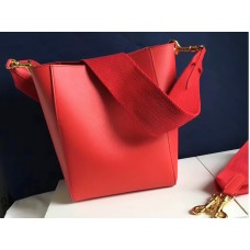 Bolso pequeño Celine Sangle tipo cubo en suave piel de becerro granulada roja