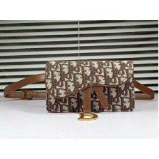 Bolso de mano Dior Oblique Saddle marrón d56161