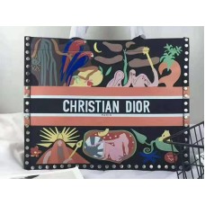 Bolso tote Dior Earth de piel de becerro pintada a mano en negro