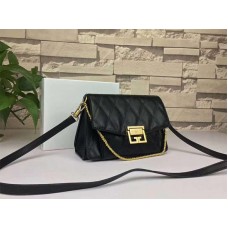 Bolso con solapa Givenchy gv3 de piel de becerro acolchada en negro