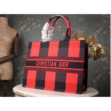 Bolso tote Dior de cuadros rojos y negros