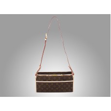 Bolso largo Popincourt con monograma de Louis Vuitton