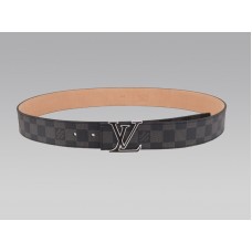 Cinturón Louis Vuitton Initial Damier Graphite con hebilla negra y plateada