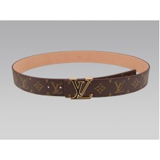 Cinturón Louis Vuitton con monograma inicial y hebilla negra y dorada