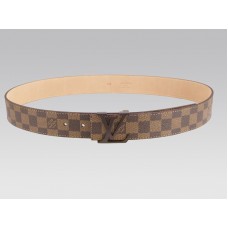 Cinturón Louis Vuitton con inicial Damier Ebene