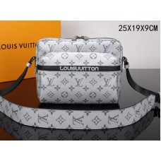 Louis Vuitton Messenger Pm Monogram Otro Plata m43827