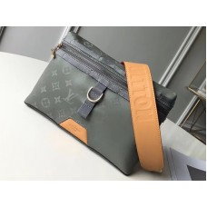 Bolso bandolera Louis Vuitton Monogram de lona de titanio PM m43889